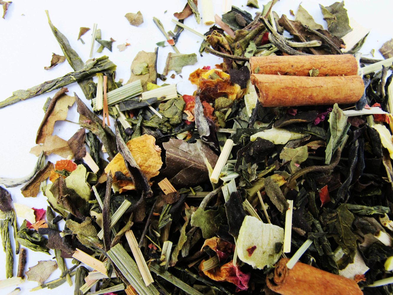 SPICED ALMONDS WHITE & GREEN TEA